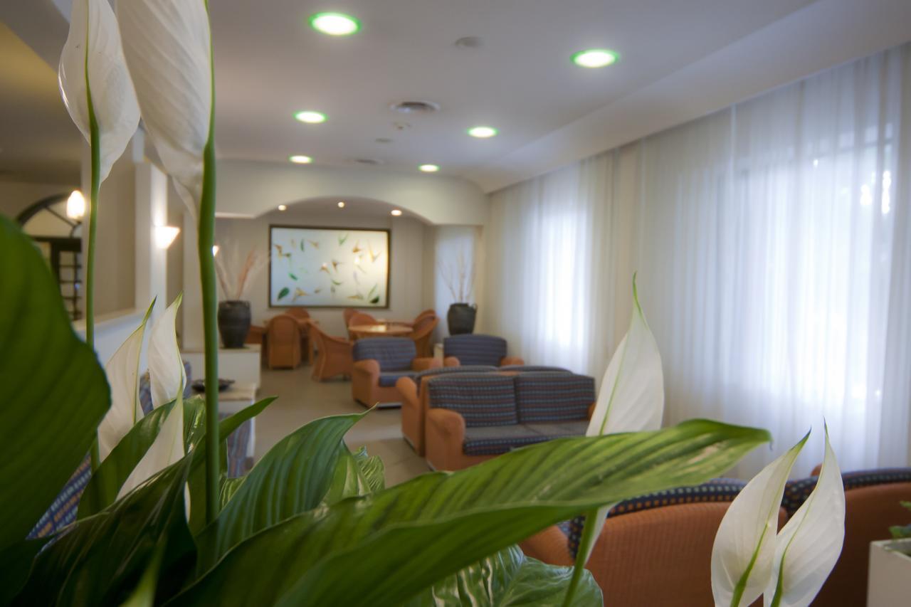Hotel Reggiana Riccione Bagian luar foto