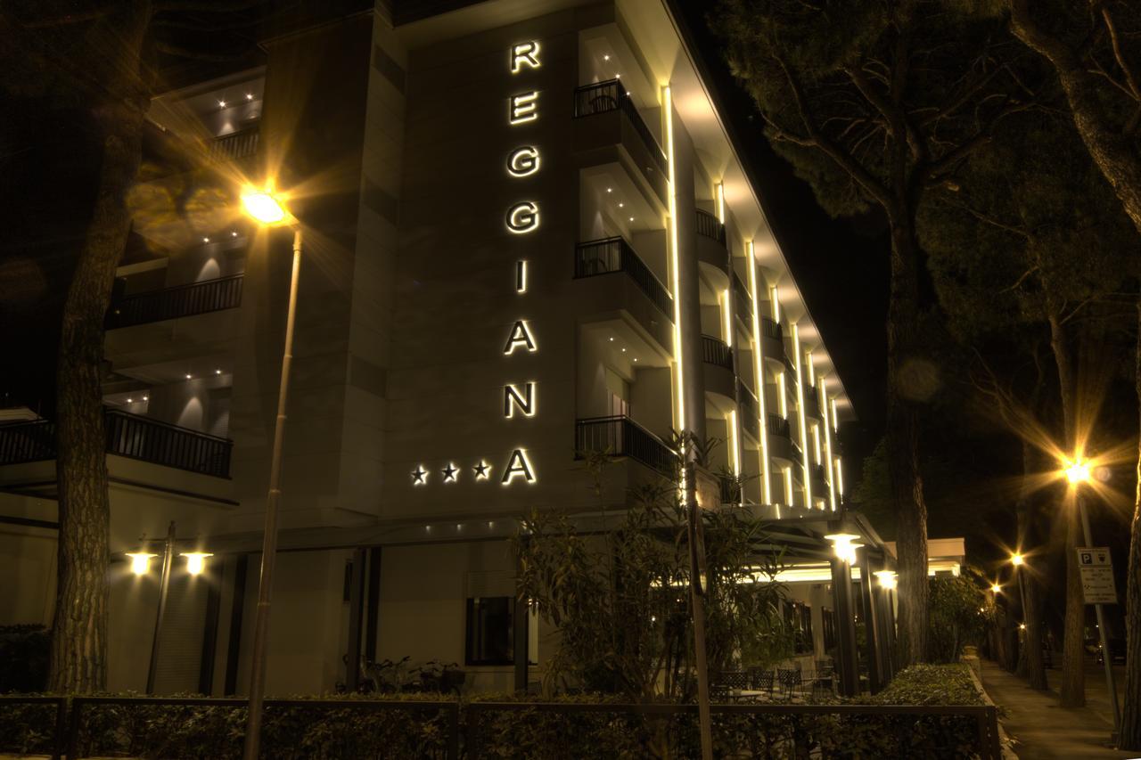 Hotel Reggiana Riccione Bagian luar foto
