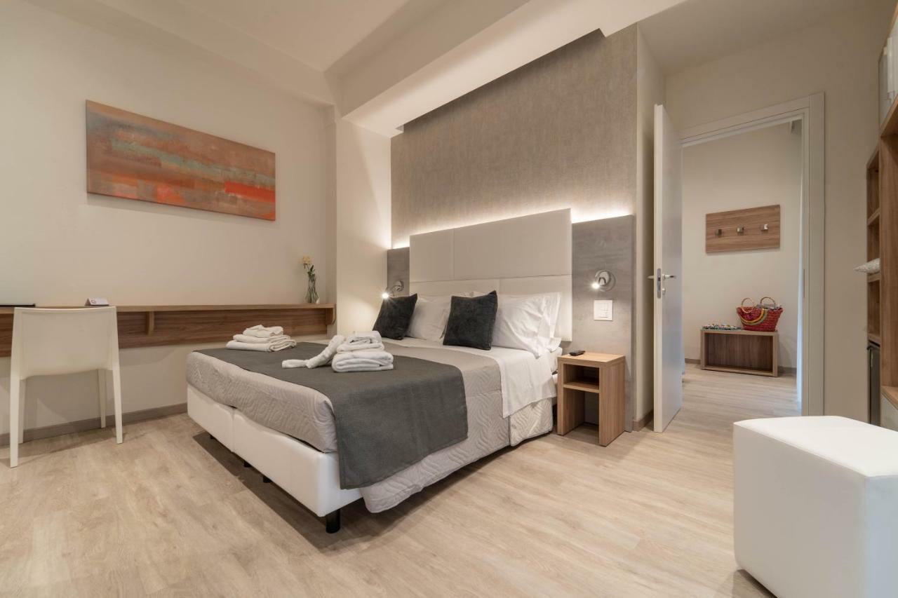 Hotel Reggiana Riccione Bagian luar foto