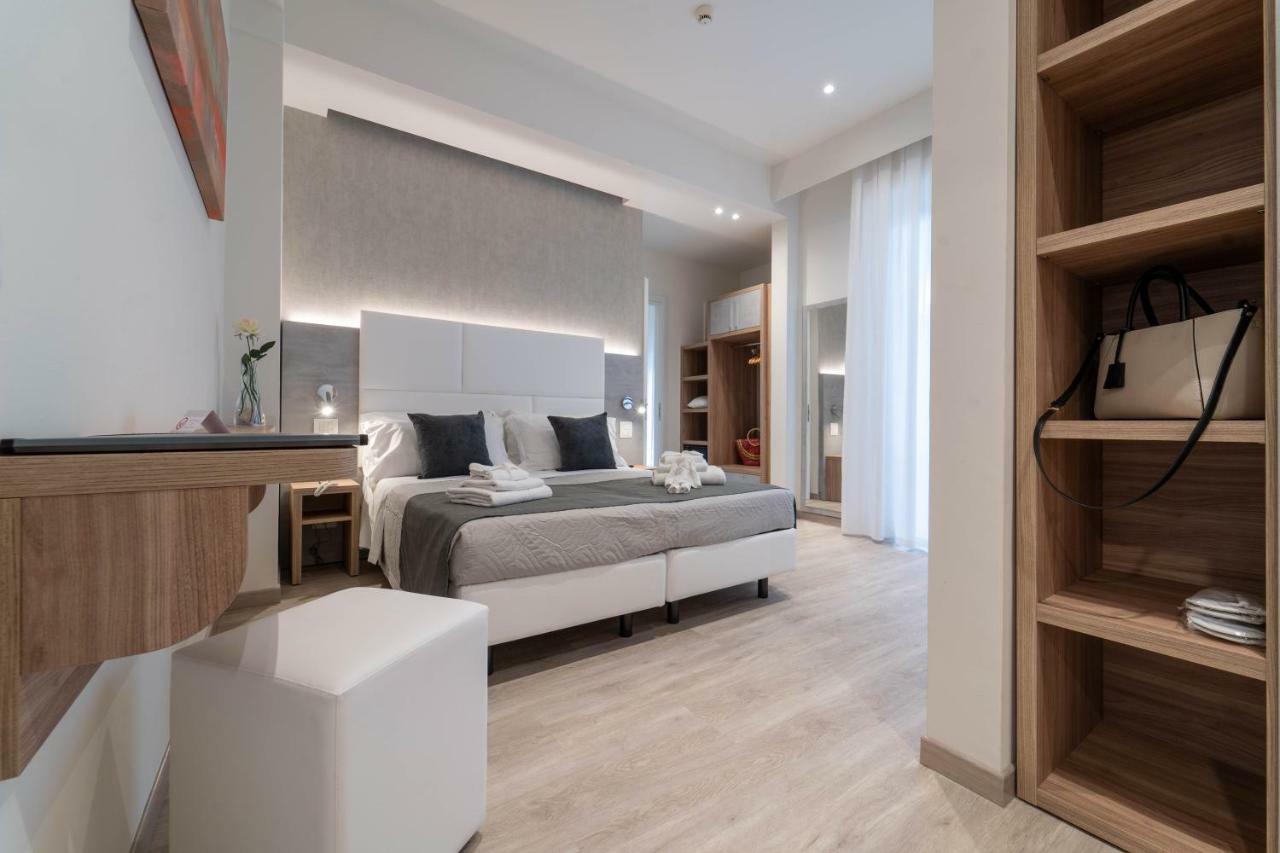Hotel Reggiana Riccione Bagian luar foto